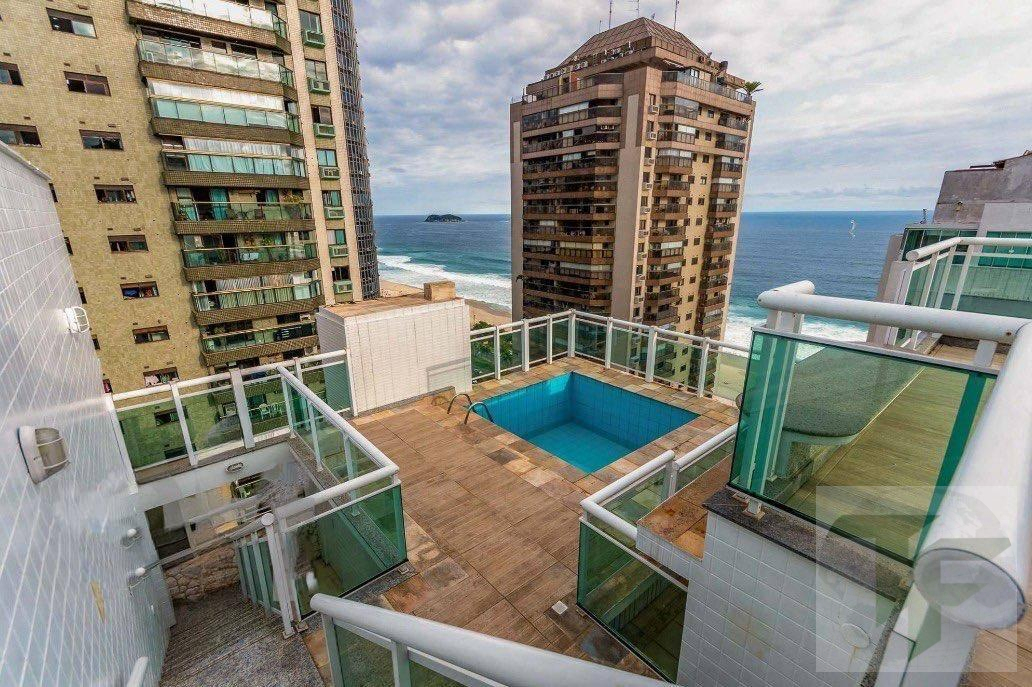 Cobertura diferenciada e 1Milhão abaixo do valor, com linda visão mar e total infraestrutura