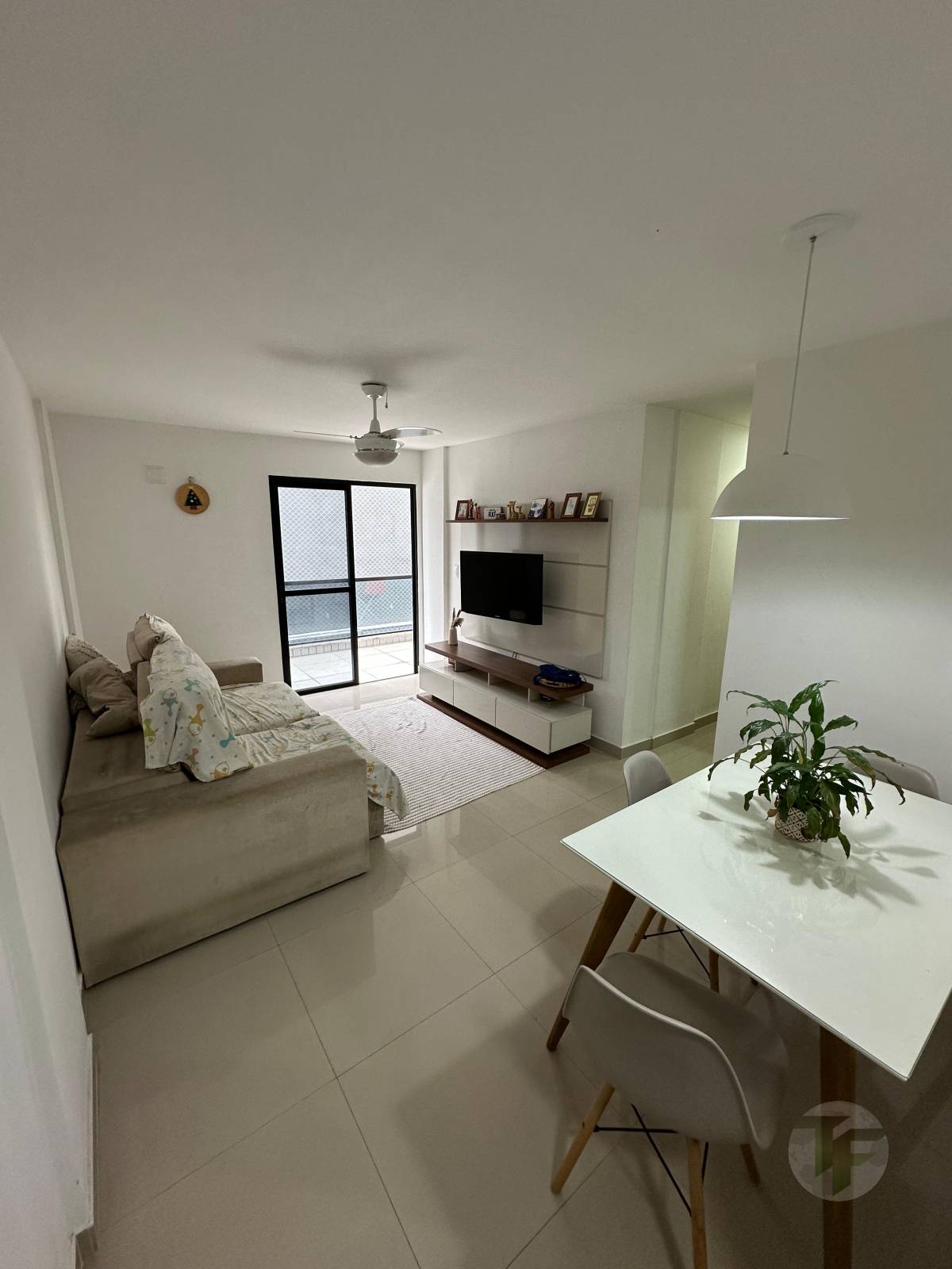 3Qtos com suíte e 2Vgs no coração da Vila da Penha - TF Consultoria & Gestão de Imóveis