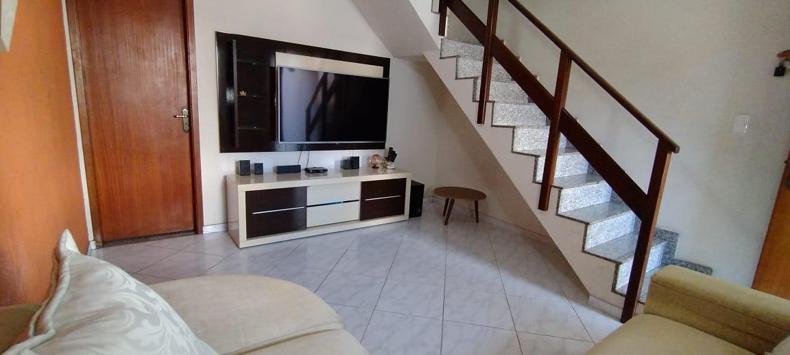 Casa duplex 2Qtos com vaga juntinho da Largo do Bicão e polo gastronômico de Vista Alegre