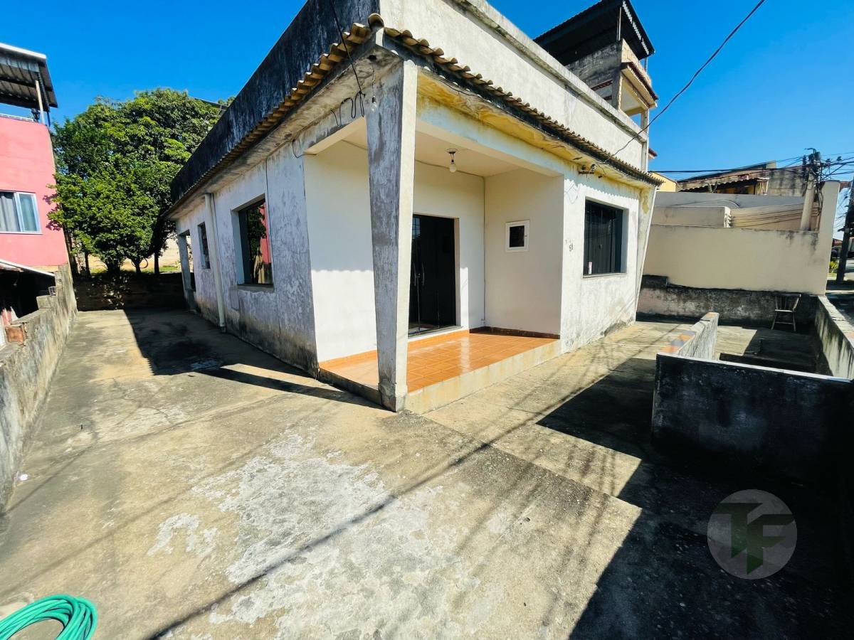 Casa linear em terreno único em Brás de Pina - TF Consultoria & Gestão de Imóveis