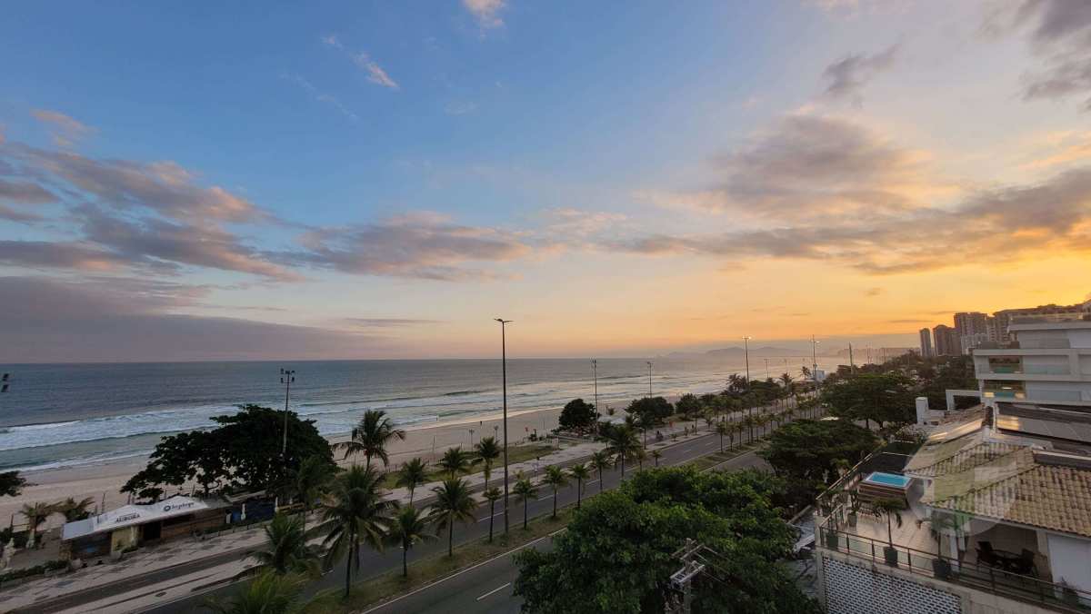 Cobertura duplex de frente para uma das praias mais famosas do Rio - TF Consultoria & Gestão de Imóveis