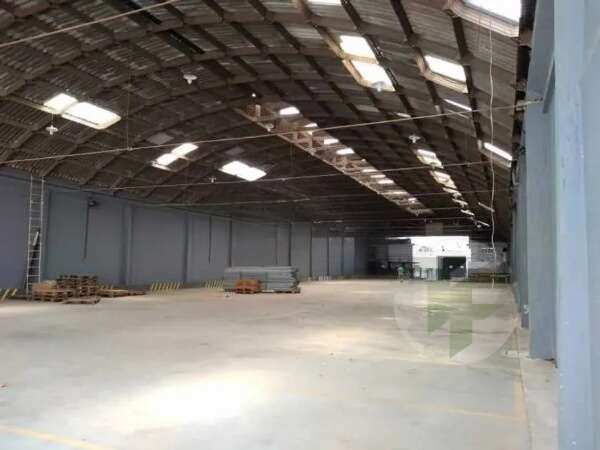 Galpão para alugar em Rio de Janeiro, São Cristóvão, 2200m²