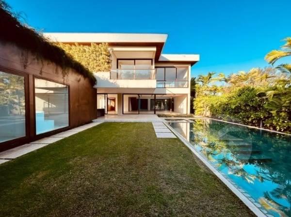 Mansão de 1600m² privativo no condomínio Malibu - TF Consultoria & Gestão de Imóveis